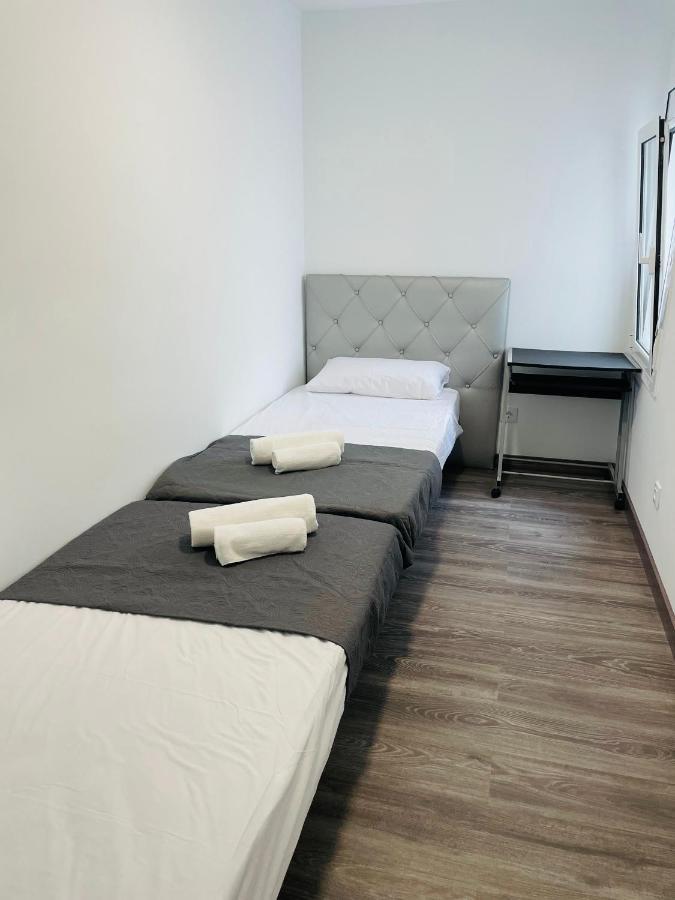 סנט אדריה דה בסוס Barca 5 New Beach Apartment מראה חיצוני תמונה