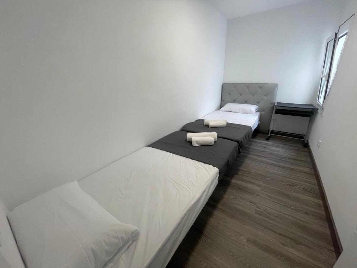 סנט אדריה דה בסוס Barca 5 New Beach Apartment מראה חיצוני תמונה